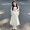 Conjunto de dos piezas de otoño para niña estilo coreano: Sudadera con cuello y mangas largas y falda linda, atuendo elegante para niños mayores