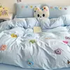 Novo Conjunto de Quatro Peças Bordado Chenille Algodão Lavado Nuvem Super Macio Capa de Edredom Macia Amiga da Pele Conjunto de Três Peças para Dormitório Estudantil Venda por Atacado