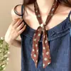 Lenço Longo de Seda com Contas Estilo Retrô para Mulheres Estilo Étnico Colar Pingente Pendurado Acessórios Design de Nicho Estilo Suave Lenço de Pescoço