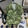 Camisas Florais Casuais Havaianas Estilo Tailandês para Homens e Mulheres, Sensação Relaxada de Verão, Camisas Florais de Casal para o Festival Songkran na Praia, Tendência