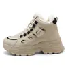 28313 Botas de nieve para mujer con suela gruesa, modelo de felpa de invierno más vendido, zapatos grandes de algodón del noreste, nuevo estilo 2026, superficie de cuero, impermeable, de caña alta