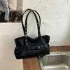 Bolso de hombro de moda estilo coreano transfronterizo para mujer, nuevo modelo 2026, bolso simple para debajo del brazo, bolso tote de diseño versátil para el día a día