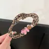 Pinza para el pelo de estilo nuevo Otoño e Invierno Coreano con Flor de Pedrería Estampado de Leopardo Pinza de Tiburón Accesorios para el Cabello Moda Francesa Pinza Retro