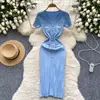 Vestido de malha de manga curta feminino estilo Chanel estilo vintage francês decote em V fivela de metal bloco de cores vestido de base slim fit
