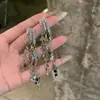 Brincos Elegantes Estilo Coreano com Lantejoulas de Diamante Brilhantes e Franjas para Mulheres, Brincos Stud Únicos de Luxo Leve de Alta Qualidade Que Fazem o Rosto Parecer Menor