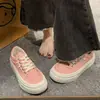 Tênis de Lona Brancos com Estampa de Grou Preto e Solado Grosso para Mulheres, Novo Design Primavera/Verão 2026, Estilo Nicho de Hong Kong, Versátil para Estudantes