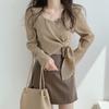 Tops de Otoño en Stock Nicho 2025 Estilo Coreano Blusa Cuello Cuadrado Manga Larga Abullonada Lazo Slim Elegante Camisa de Mujer