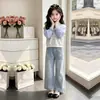 Conjunto moderno e estiloso de duas peças para crianças mais velhas: moletom de manga comprida para primavera e outono e jeans de corte solto com estampa de estrelas para meninas