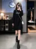 Vestido preto de manga comprida estilo Hong Kong para mulheres, nova coleção outono 2026, moderno, rejuvenescedor, acinturado, emagrecedor e de alta qualidade