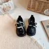 Zapatos de Cuero para Niñas 2026 Otoño/Invierno Nuevos Zapatos Infantiles Niñas Pequeñas Estilo Princesa Mocasines de Suela Suave Zapatos de Algodón Mocasines