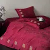 Novo Conjunto de Casamento Bordado Estilo Chinês Quatro Peças Capa de Edredom Jacquard Vermelho Grande Roupa de Cama Festiva para Recém-Casados Jovens