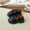 Sapatos de Princesa com Laço para Meninas 2026 Primavera e Outono Novos Mocassins Pretos Macios para Crianças Maiores