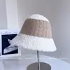 Sombrero de Pescador de Felpa con Bloques de Color Versátil para Mujer en Invierno Estilo Japonés Estilo Que Muestra la Cara Pequeño Sombrero de Lana Tejida para Proteger del Frío y Mantener Caliente Sombrero Cubo Moderno