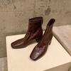 Inverno 2025 Novas Botas Slim Retrô Botas Curtas Femininas Zíper Traseiro Bico Quadrado Botas Versáteis Curtas Femininas