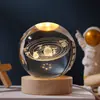 Luz de Noche Bola de Cristal Tallado Interno 3D Bola de Vidrio Galaxia Base de Madera Adorno de Escritorio Regalo Regalo de Cumpleaños Navidad