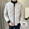 Chamarra de Plumón de Invierno Enbu Moda Versátil Cuello de Béisbol Chamarra de Plumón Juvenil Casual Estilo Coreano Tendencia Top Ropa de Abrigo para Hombre