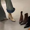 2026 Primavera/Otoño Nuevo Estilo Estilo Pequeño Fragante Punta Aguda Versátil Francés Cómodo Tacón Grueso Botas Martin Adelgazantes para Mujer Botas Cortas para Mujer
