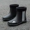Zapatos impermeables para hombre, botas de lluvia para hombre, botas de lluvia antideslizantes resistentes al desgaste, para las cuatro estaciones, zapatos de goma de caña corta para hombre adulto, con cubrezapatos de algodón para trabajo cálido