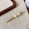 Grampo de Cabelo Redondo Elegante Estilo Coreano, Presilha de Cabelo Fashion e Versátil para Arrumar Fios Soltos, Presilha Lateral Bico de Pato, Acessório de Cabelo Único e Personalizado