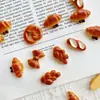 Brinquedo Comida Miniatura Simulada Água Alcalina Pão Baguete Creme Cola Resina Acessórios DIY Bolo Casa de Bonecas Decoração de Mesa