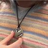 Em estoque Niche Design Sense Irregular Love Pingente Colar Feminino Luz Luxo High-end Sense Lã Corrente Clavícula Colar