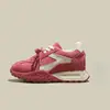 Sapatos de Treino Alemães Pequenos Invisíveis para Aumentar a Altura Femininos 2025 Novo Design de Primavera Sola Grossa Versátil Casual Sapatos Torre