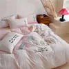 Juego de cuatro piezas de algodón lavado con dibujos animados, bordado de toalla tridimensional estilo INS, lindo juego de tres piezas de algodón puro para dormitorio infantil
