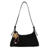 Retro estilo coreano, bolso tote de gamuza de nicho para mujer, nueva colección otoño/invierno 2026, con un aspecto sofisticado, se puede llevar en la mano o usar como bolso de hombro o bolso cruzado