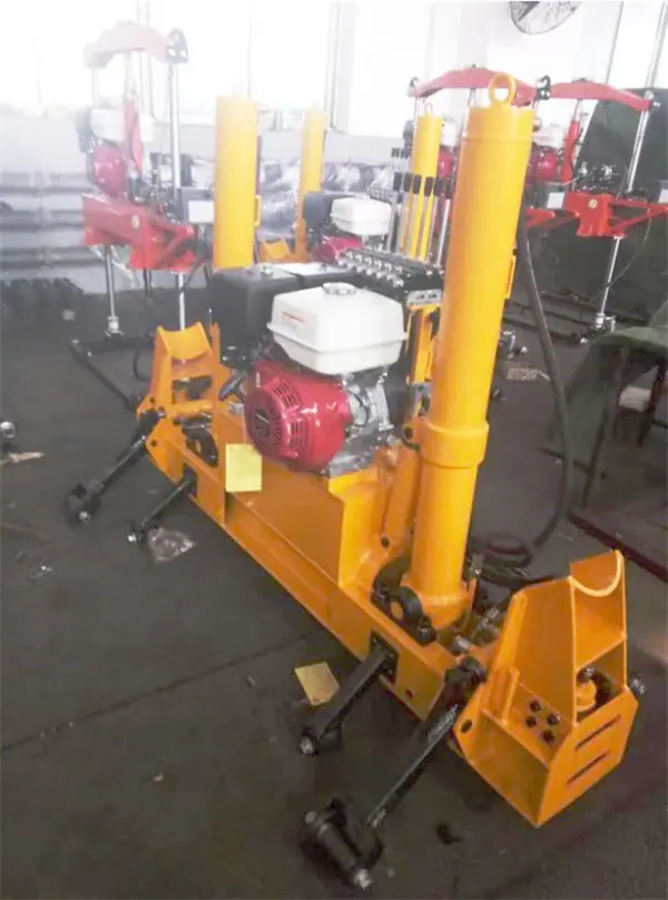 YQBJ-300型30T液压起拔道机2.jpg