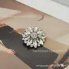 Botones Metálicos con Forma de Flor Estilo Chanel con Pedrería Completa para Abrigos de Punto y Piel, Botones Decorativos con un Toque de Lujo Ligero Francés y Sensación de Alta Gama
