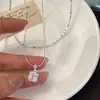 Acessórios de Colar de Camada Dupla para Mulheres Verão Alto Padrão Luxo Leve Nicho Corrente de Clavícula Moda Quadrado Pingente de Açúcar Acessórios