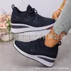 Sapatos Femininos Europeus e Americanos Transfronteiriços de Solado Grosso, Sapatos Individuais da Moda com Strass para Primavera e Outono, Novos Sapatos Casuais Antiderrapantes Emagrecedores Transfronteiriços Venda por Atacado Tamanhos Grandes