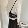 Bolsa Meia-Lua Feminina 2026 Nova Outono Inverno Nicho Couro Macio Bolsa Chifre para o Trabalho Bolsa Dumpling Versátil Ombro Transversal