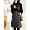 Vestido chaleco de lana negro de alta gama con cuello en V, nuevo de otoño, de longitud media, apilado, versátil, recto, adelgazante