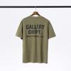 Camiseta de manga corta con cuello redondo y estampado del logotipo de GALLERY DEPT para hombre y mujer.