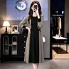 Elegante y sofisticado vestido de manga larga con cuello redondo y bloques de color para mujer, adecuado para ir al trabajo en primavera y otoño, con una falda de línea A de longitud media que ciñe la cintura y estiliza la figura.