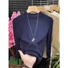 Top base de manga larga estilo europeo, color blanco carbón, cuello alto medio, para mujer, nuevo para otoño e invierno, corte ajustado, adelgazante, moderno