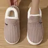 Sapatos de algodão de geração transfronteiriça inverno 2024 novo calçado externo raiz de bolsa forrado com fleece interno quente sola grossa chinelos de algodão atacado