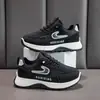 Zapatos de Hombre 2026 Primavera Slip-On Zapatos de Moda Transfronterizos Zapatos de Papá para Hombre Tenis Casuales de Suela Gruesa Transpirables y Cómodos
