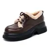 Zapatos de algodón acolchado con forro de felpa y suela gruesa para mujer, zapatos de felpa, nuevos zapatos de cuero estilo británico, mocasines de altura oculta, zapatos para la nieve