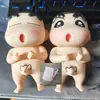 Nuevo Lápiz de Orinar Shin-Chan Trasero Desnudo Muñeco de Cola de Coche Colgante de Coche Decoración Adorno de Muñeco de Maletero