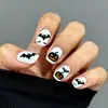 Arte de Uñas para Halloween con Base Blanca, Diseños de Calabaza y Murciélago, Uñas Postizas Cuadradas Cortas, Productos Terminados Removibles al por Mayor