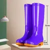 Botas de goma de caña alta con forro de polar, botas de lluvia impermeables, cubrezapatos de goma, botas de agua para mujer, adultos, uso en cocina, cálidas, invierno