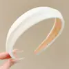Diadema de moda estilo coreano de ala ancha para niñas, otoño e invierno, realza el cutis, añade ambiente, accesorio para el cabello vintage de corona alta