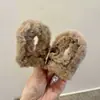 Pinza para el Cabello de Peluche con Forma de Corazón para Otoño e Invierno, Pinza para el Cabello para Mujeres, Pinza Tiburón Peluda de Alta Gama 1