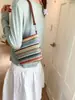 Bolso Tejido de Alta Gama con Rayas de Color Contrastante Transfronterizo de Gran Capacidad para un Solo Hombro, Bolso de Axila, Estilo Occidental Casual, Bolso Tipo Cubo, Bolso Cruzado