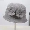 Sombrero de Madre de Ala Ancha a Prueba de Frío para Otoño e Invierno, Versátil y Cálido, Decoración de Girasol de Flor de Cuatro Hojas para Personas de Mediana Edad y Mayores