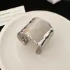 Pulsera Abierta de Metal con Textura Plisada Estilo Europeo y Americano, Pulsera Elegante Versátil de Moda, Joyería de Diseño Nicho para Mujeres