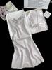 Deseo Puro Pijama Sexy de Seda de Hielo para Mujer Camisón con Tirantes Conjunto de Dos Piezas Color Caramelo Nuevo Camisón con Cuello Oscilante Ropa Holgada para Estar en Casa