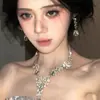 Conjunto de Colar e Brincos Gota Totalmente Cravejado em Diamante Estilo Palácio de Luxo Leve, Acessórios para Vestido de Noiva e de Festa, Corrente de Clavícula Pesada Cravejada em Diamante